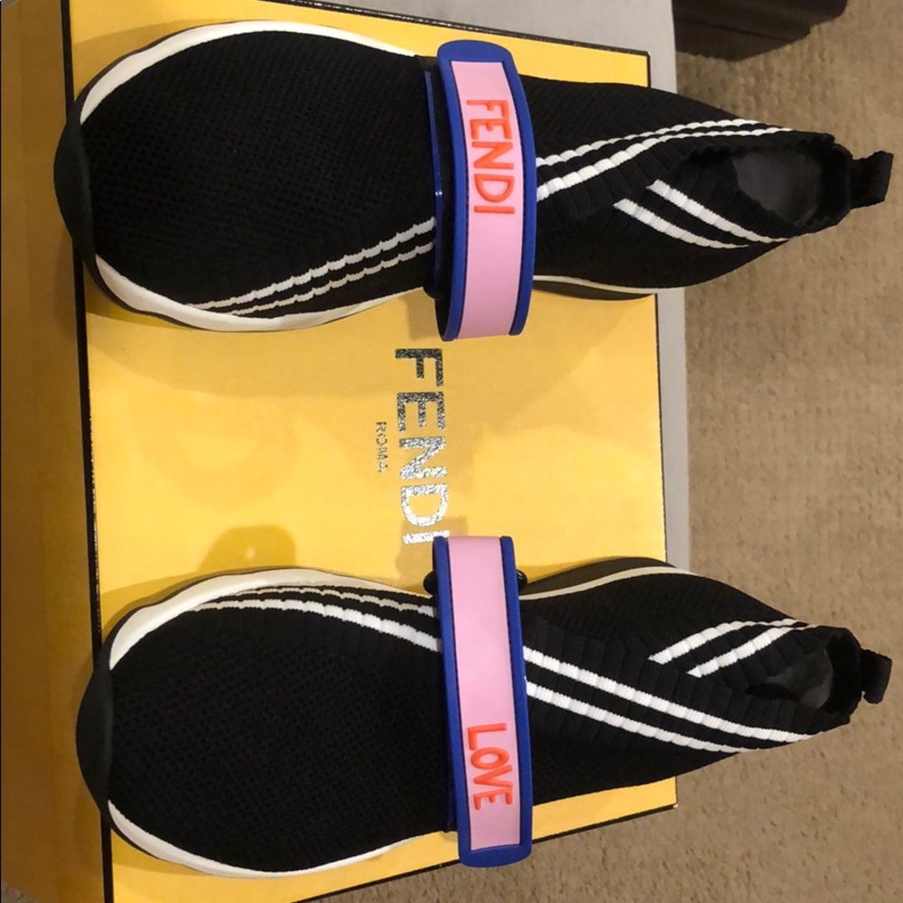 New knit Fendi sneakers   ( LOVE FENDI )